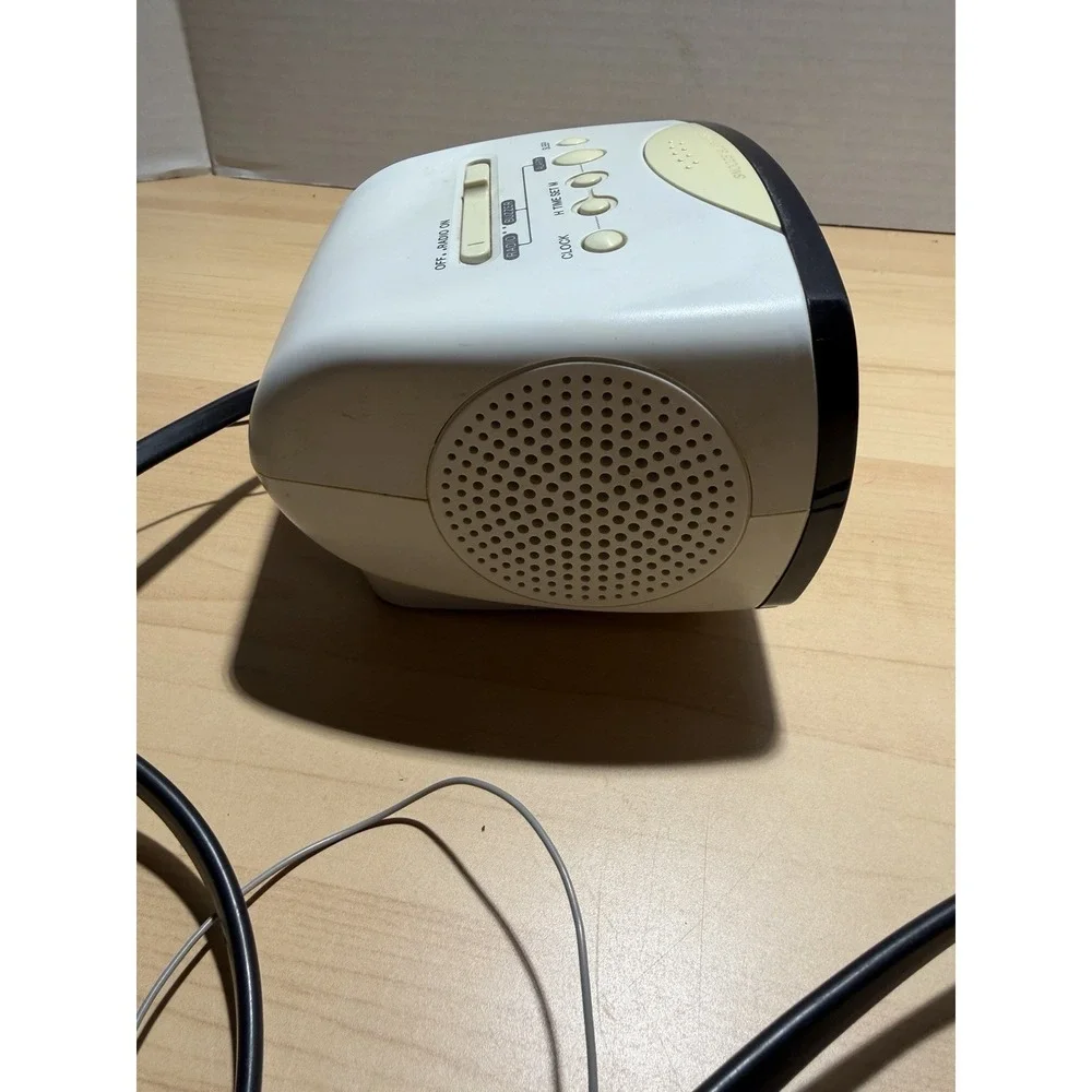 Sony Dream Machine White Clock Radio Alarm Clock ICF-C11 Vintage